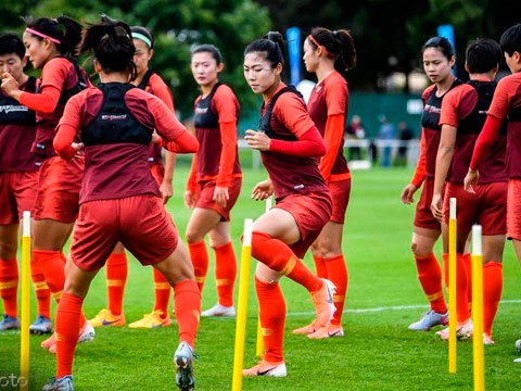 足球场上的快乐时光 足球场上的快乐时光