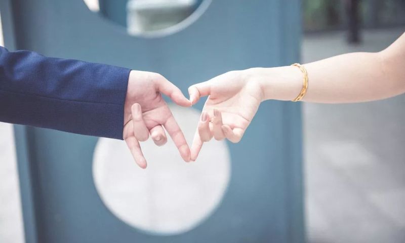 单身的甜蜜谎言：情话集锦