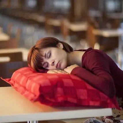 冰封下的暖流:冷情话的温柔絮语 冰封下的暖流:冷情话的温柔絮语