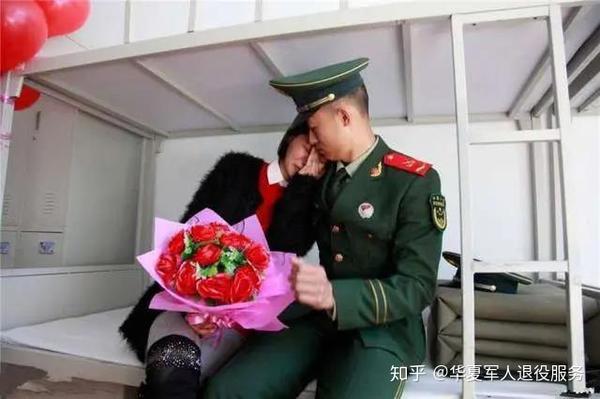 那一抹迷彩绿，是给你最长情的告白：军人专属情话大全