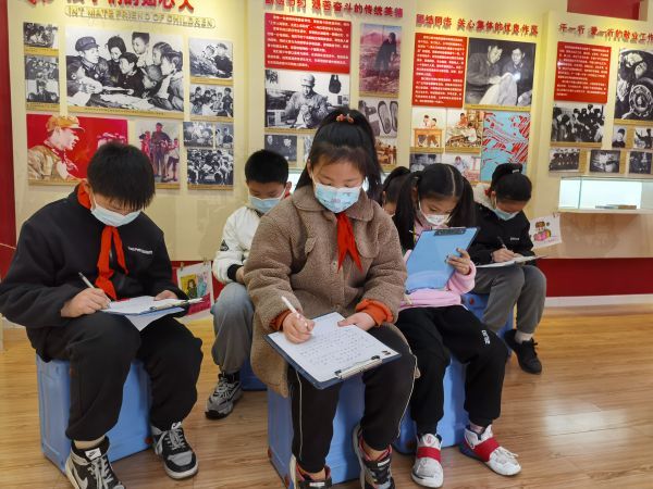 雷锋精神,从我做起 雷锋精神,从我做起