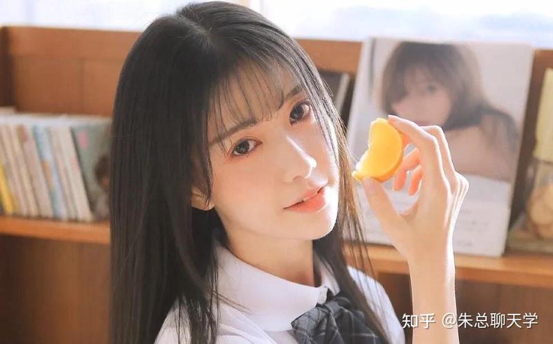 爱在心口难开，情话轻吟暖意浓