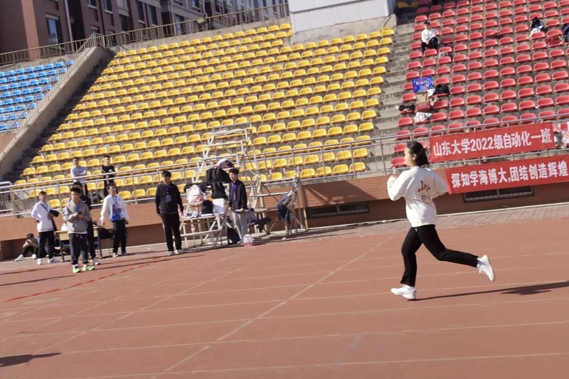 运动会那天的阳光和汗水…