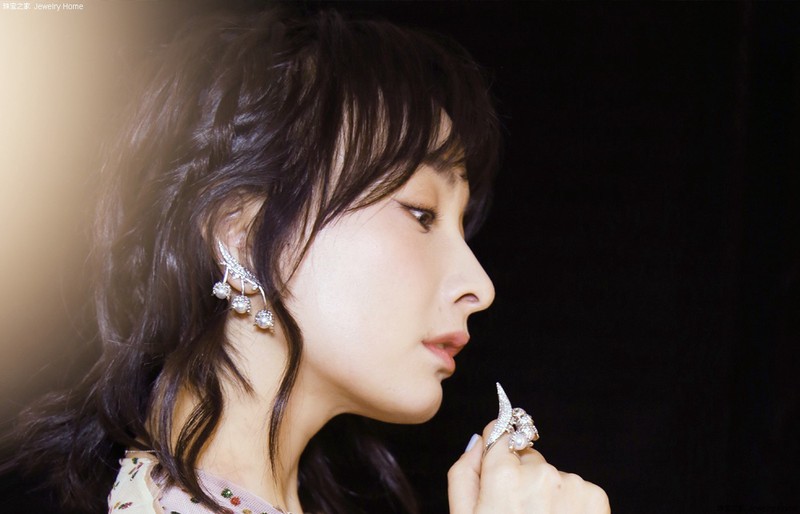 月光下的誓言：琦情话的温柔絮语