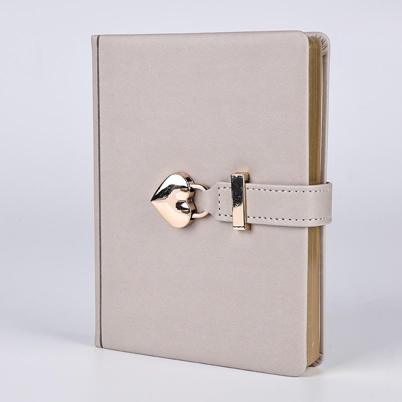 雨夜便利店的关东煮，热气腾腾的