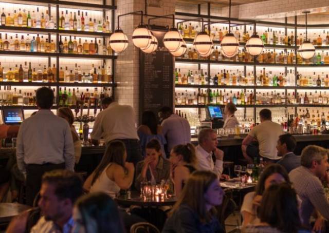 在酒香中,我们共绘爱的诗篇… 在酒香中,我们共绘爱的诗篇…