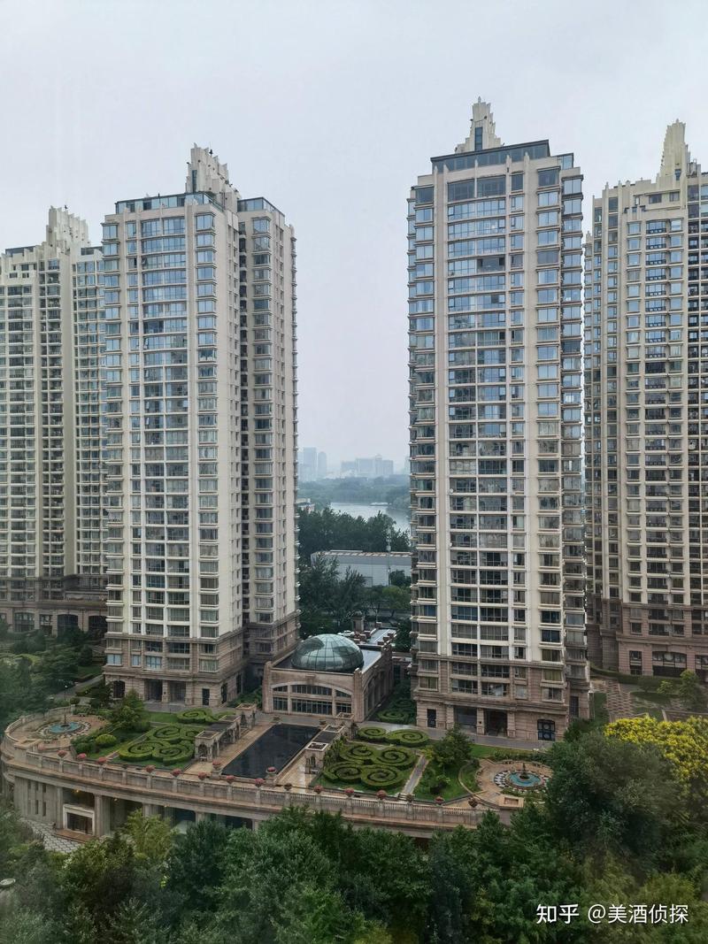 阳光下的老庄园—一段被时光遗忘的时光