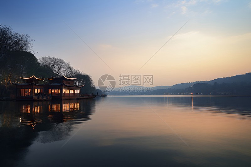 西湖边的下午茶时光…