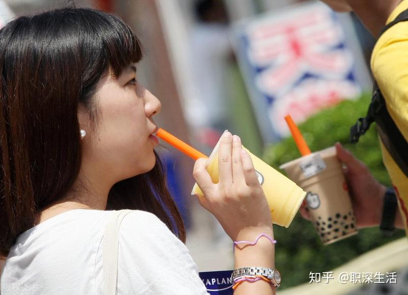 奶香四溢，情意绵长｜一杯奶茶里的甜蜜告白