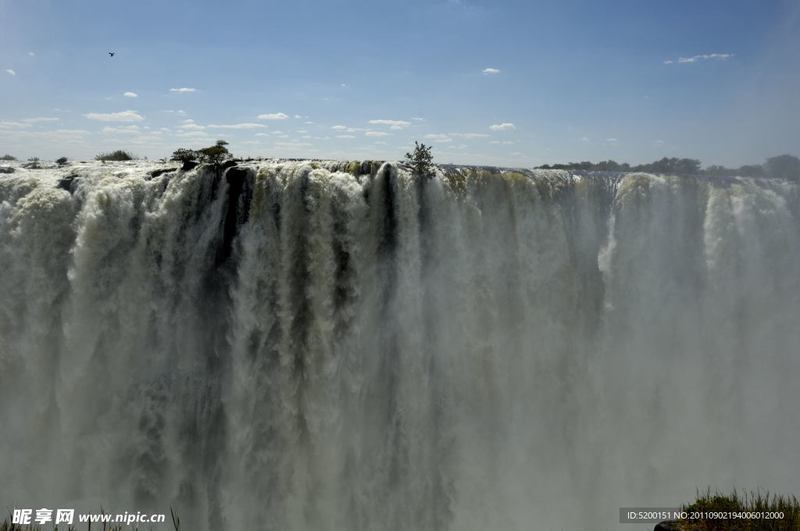 瀑布之歌·自然的壮丽与内心的宁静 瀑布之歌·自然的壮丽与内心的宁静