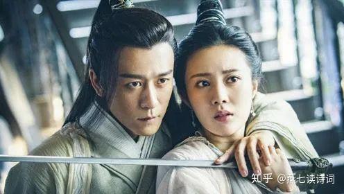 柳絮轻舞，情话轻扬？