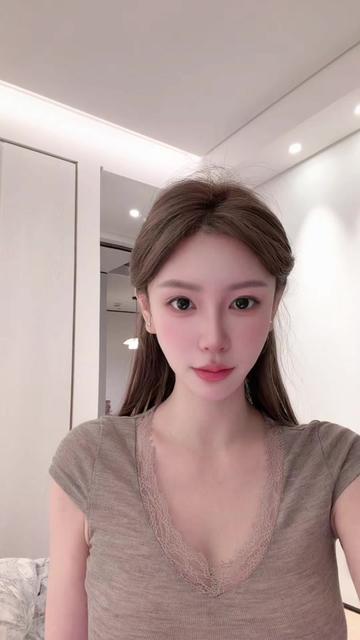 那些藏在沉默里的温柔,才是最动人的告白… 那些藏在沉默里的温柔,才是最动人的告白…