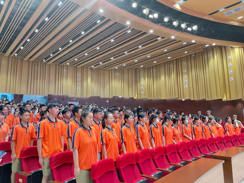 第一天军训日记—汗水与成长的味道