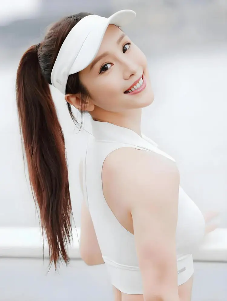 关于陈静丨那个在便利店门口等雨停的人 关于陈静丨那个在便利店门口等雨停的人