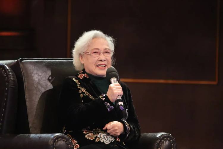 昨夜星辰，今宵情话：—秦怡的浪漫夜谈