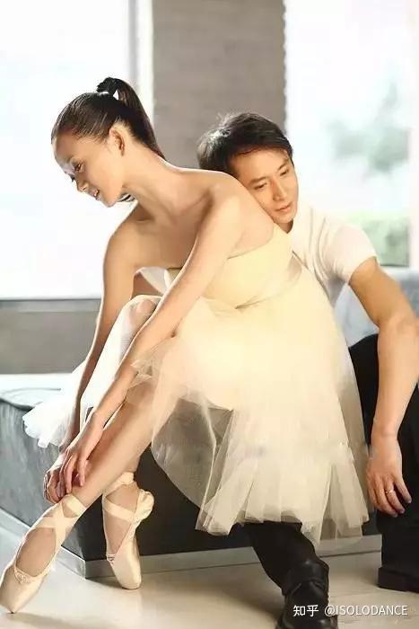 芭蕾之舞中的爱情之花绽放…