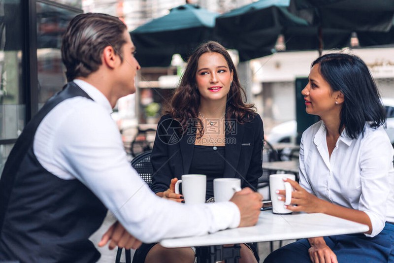 情话的魔法：与朋友间的甜蜜秘密