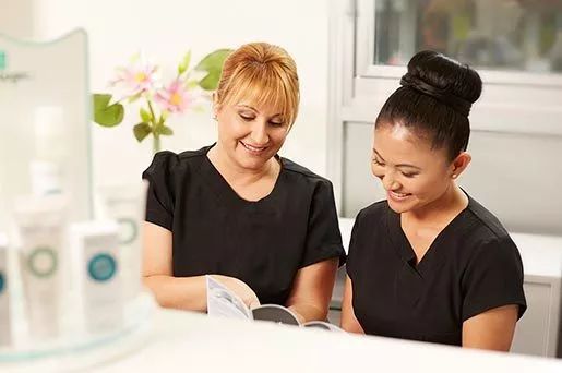 第一次美容院工作日记! 第一次美容院工作日记!