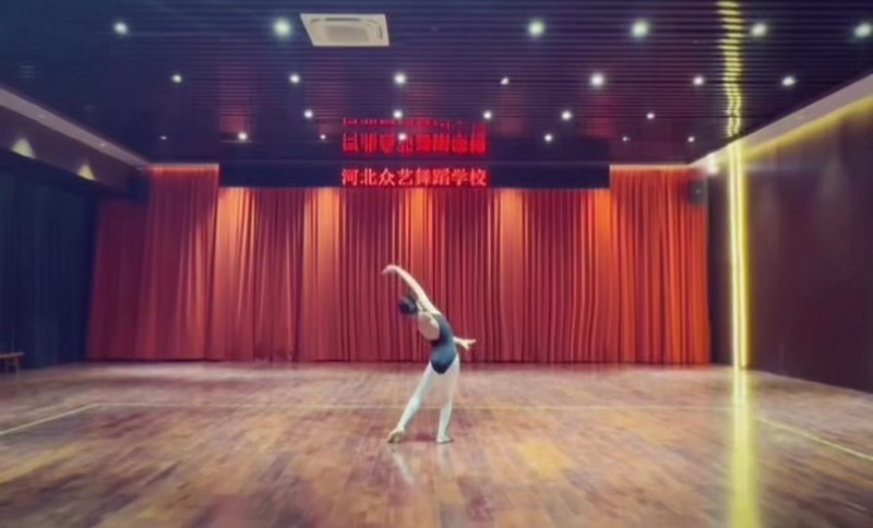 在你的耳畔跳一支舞·那些藏在心跳里的悄悄情话