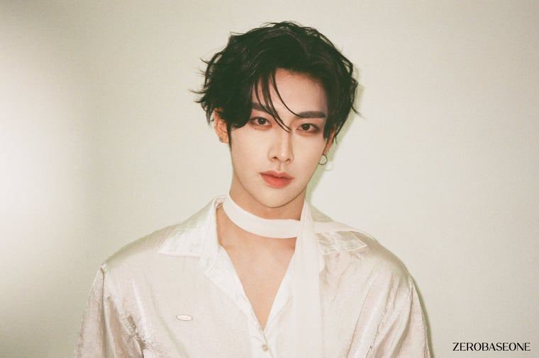 心海中的灯塔与风中的旋律…