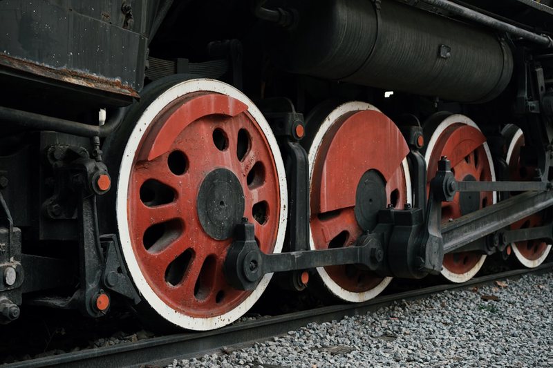 铁轨上的微光｜给供电线里的你的情话