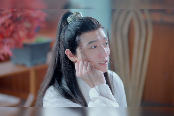 老槐树下的王府旧事? 老槐树下的王府旧事?