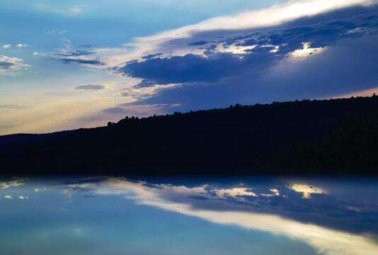 8个字的浪漫情话丨温暖而深情的瞬间