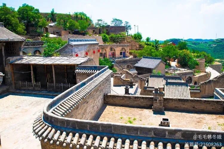 今天在人民公园，风有点大，但心是暖的…