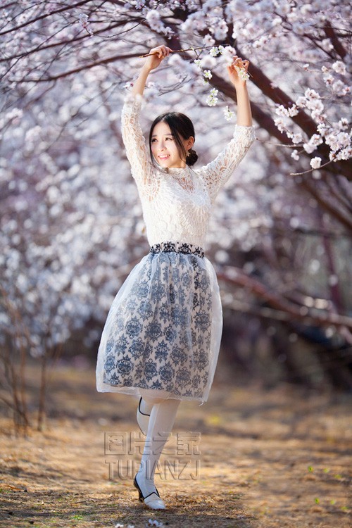 荒村夜雨—枯骨的呓语