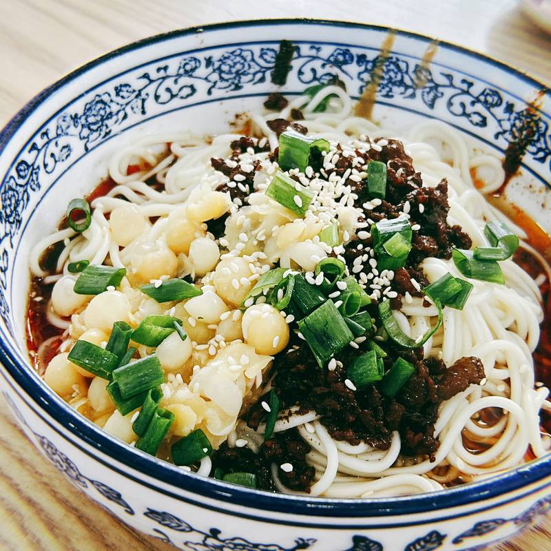 被猫袭击的一天：去小雅家蹭饭