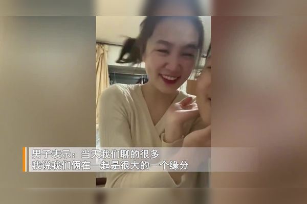 庭院深处的三把伞