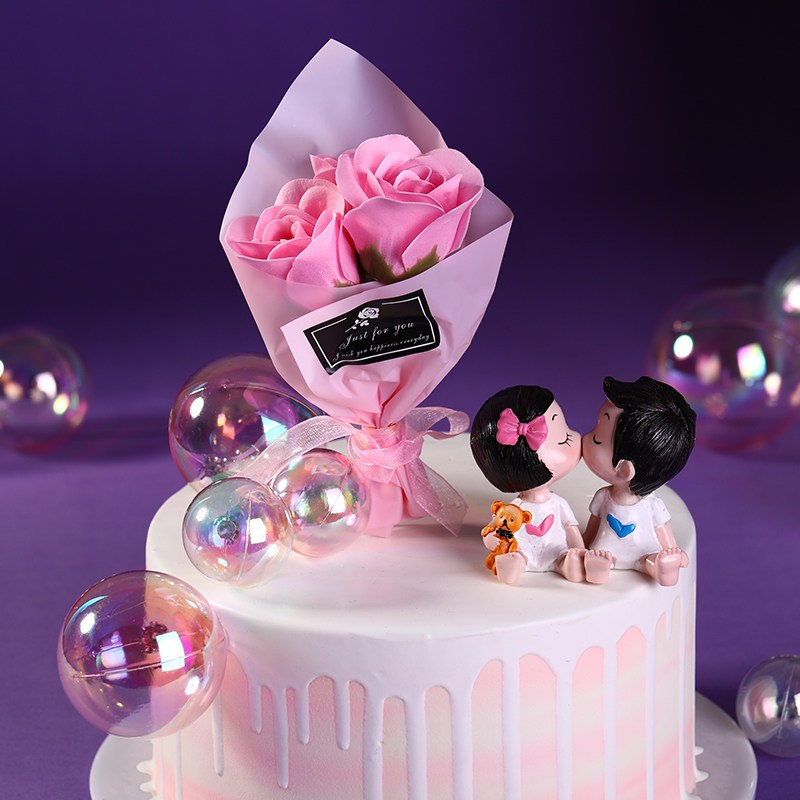 蛋糕上的甜言蜜语｜生日情话里的温柔宇宙