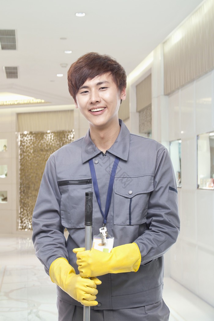 午后的小小英雄？