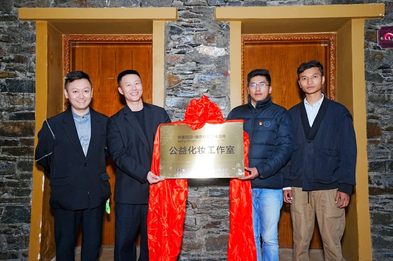 今天，我蹲在菜市场边发了传单？