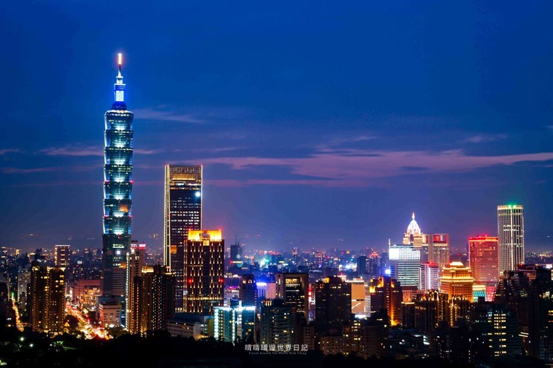 深夜的霓虹 深夜的霓虹