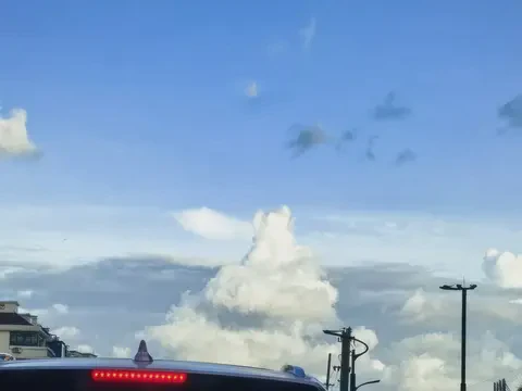 台风“海葵”过境日记:窗外是末日,屋内是人间烟火 台风“海葵”过境日记:窗外是末日,屋内是人间烟火