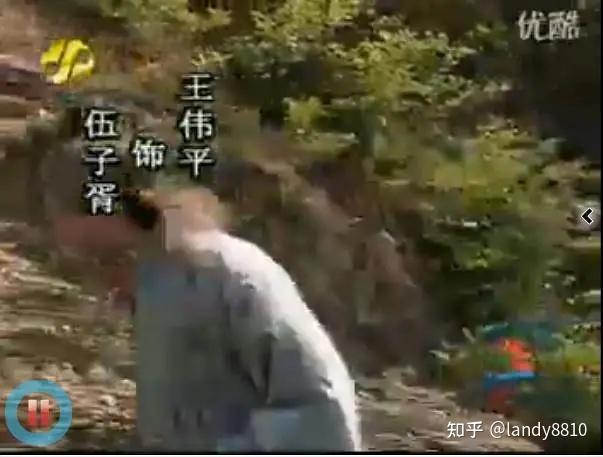 月光下的智者与盲者的对话…