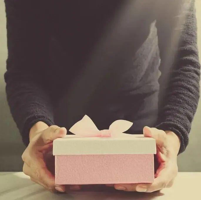 礼物背后的温柔时光？