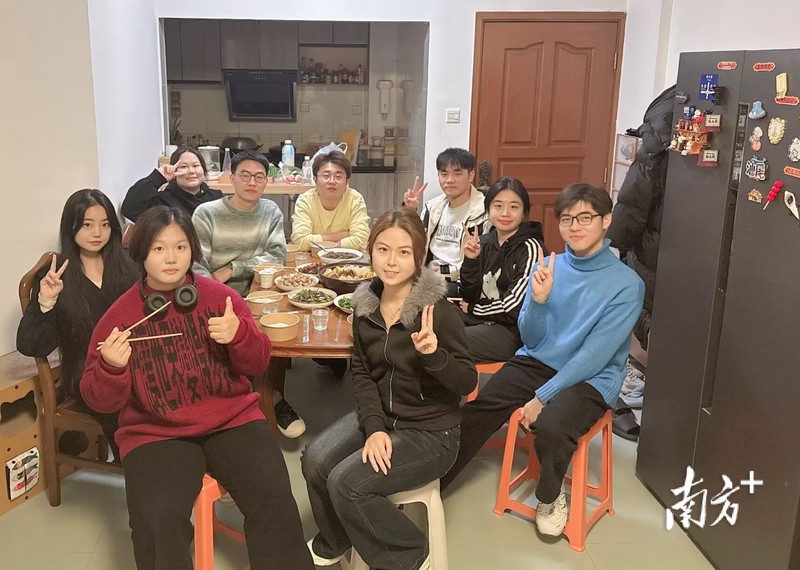 亲戚家的饭局像场小型战役…