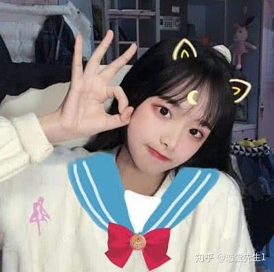 她听见影子在说情话…