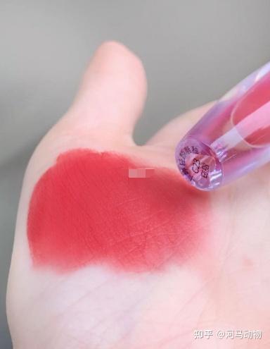 唇上名片,心上人:用“名片情话唇釉”说尽我所有的喜欢 唇上名片,心上人:用“名片情话唇釉”说尽我所有的喜欢