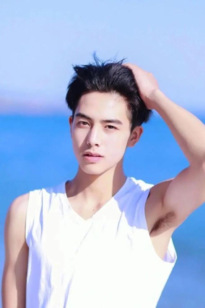 在无尽宇宙中，你是我唯一的星光？