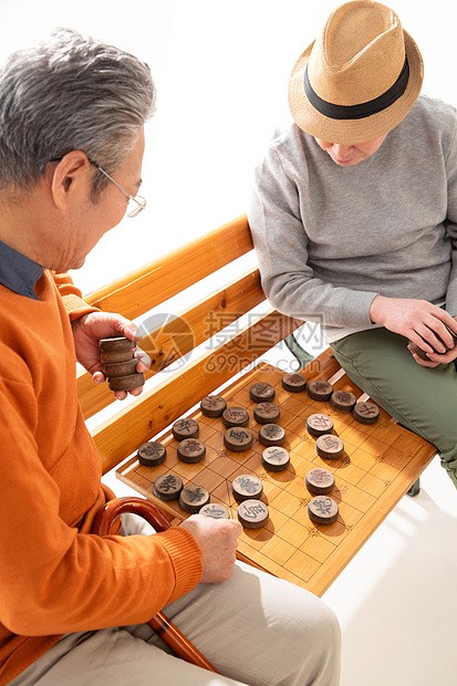 阳光斑驳的下午,和老张杀了一盘棋… 阳光斑驳的下午,和老张杀了一盘棋…