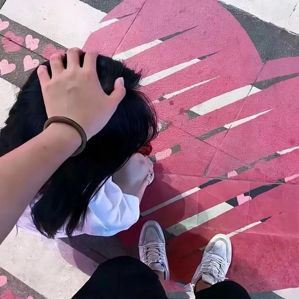 抬头看见你，全世界都亮了…