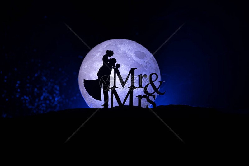 月下情话，点亮心海