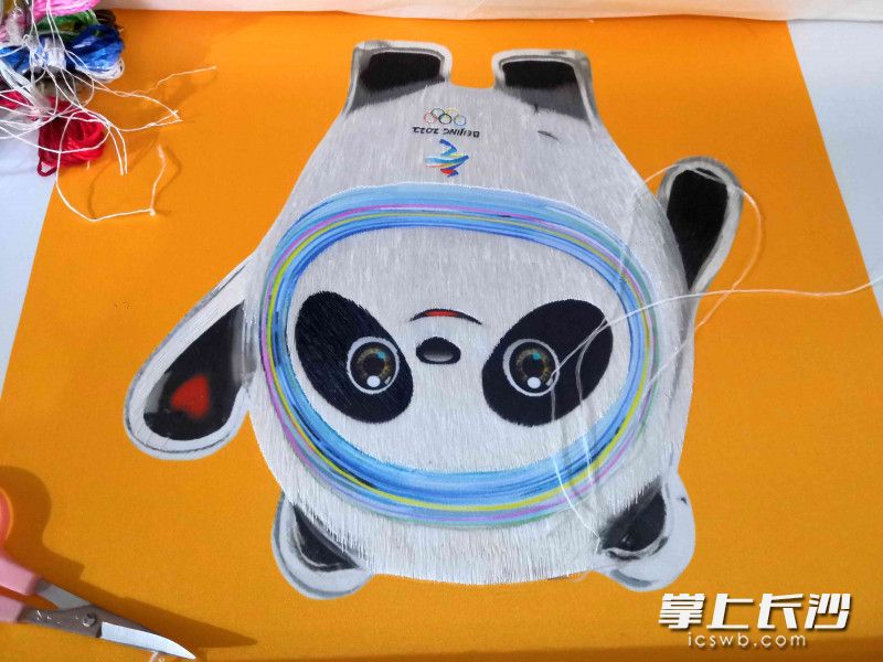 绣女的针线人生…