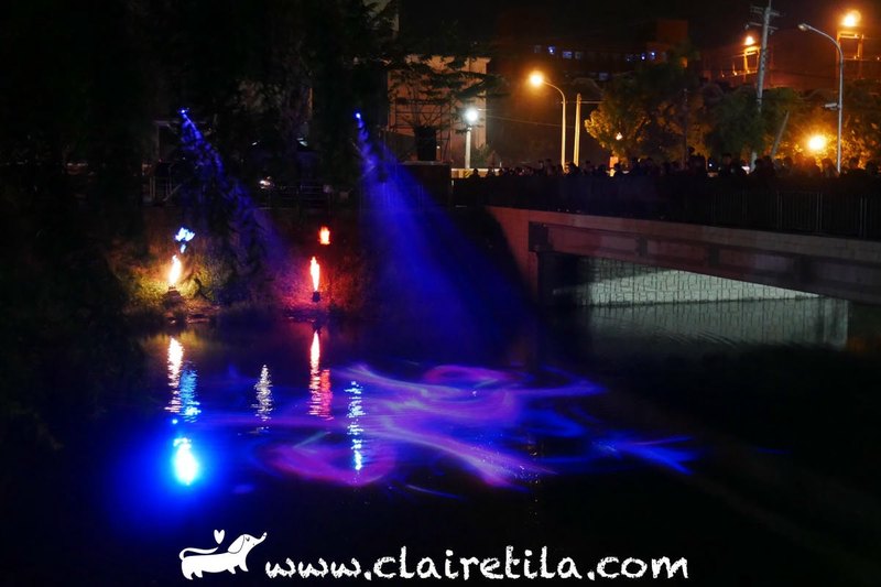 又到元宵节，街角的灯会亮了…