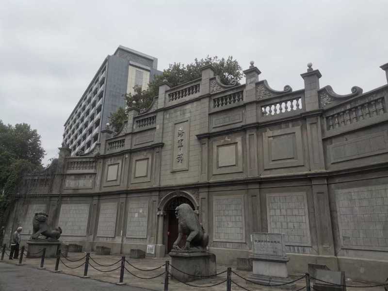 南京一日游：历史与美食的交织