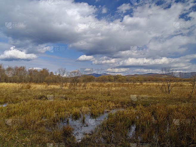 秋天的云，像不像我心情的碎片？