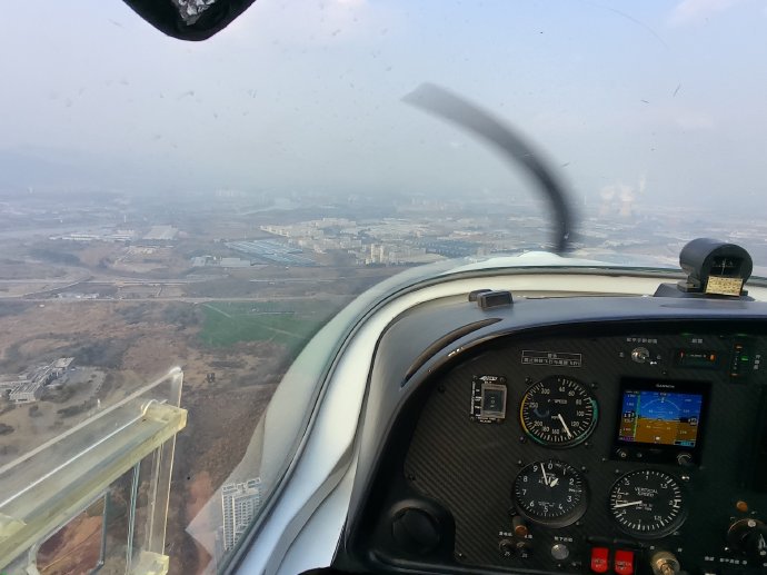 云端的日记｜坐飞机的一天